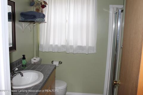 207 E Claremore Dr, Lansing, MI 48911 photo 14