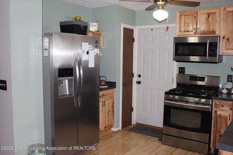207 E Claremore Dr, Lansing, MI 48911 photo 5