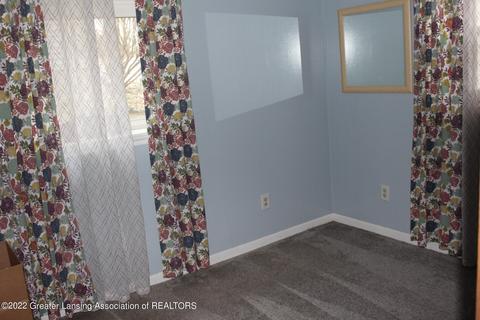 207 E Claremore Dr, Lansing, MI 48911 photo 13