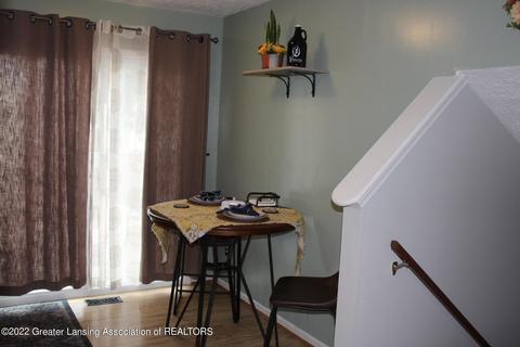 207 E Claremore Dr, Lansing, MI 48911 photo 6