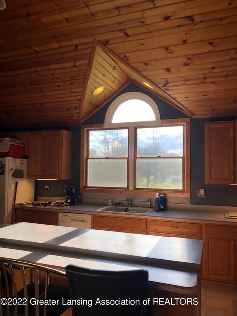 9690 Beardslee Rd, Perry, MI 48872 photo 5