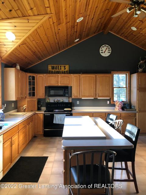 9690 Beardslee Rd, Perry, MI 48872 photo 6