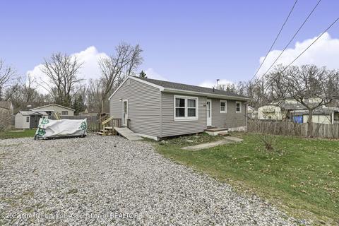 1782 Michael St, Haslett, MI 48840 photo 3