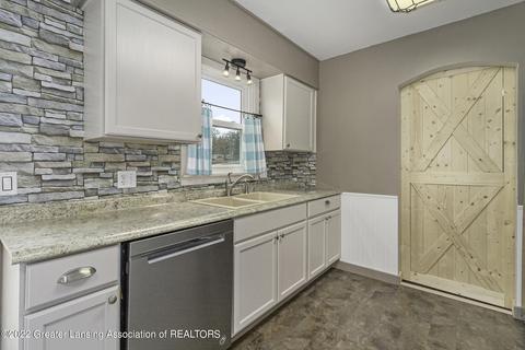 1782 Michael St, Haslett, MI 48840 photo 8