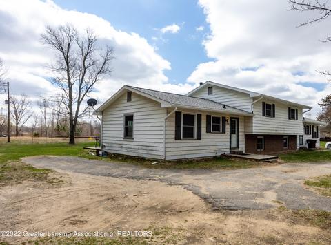 12561 Spruce Ln, Perry, MI 48872 photo 1
