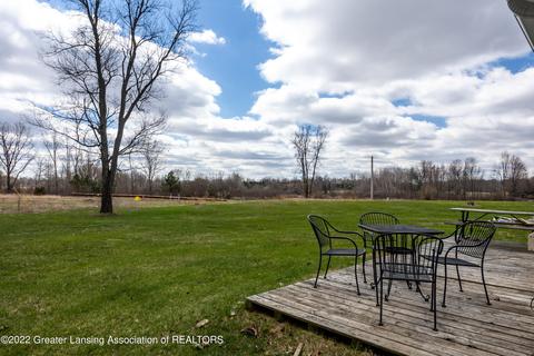 12561 Spruce Ln, Perry, MI 48872 photo 3
