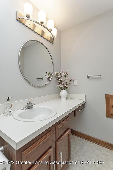 3233 Tecumseh River Rd, Lansing, MI 48906 photo 28