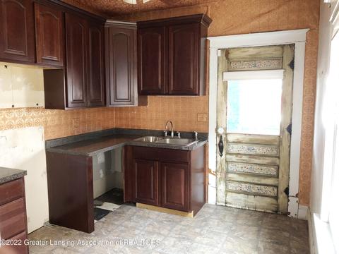 117 E Barnes Ave, Lansing, MI 48910 photo 8