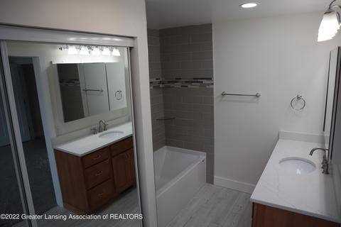314 Hill St, Jackson, MI 49202 photo 9