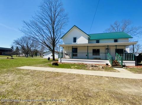 524 S Oak St, Maple Rapids, MI 48853 photo 2