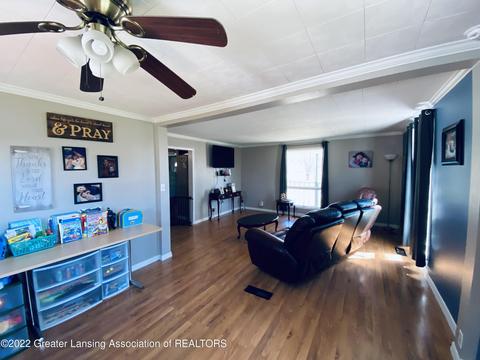 524 S Oak St, Maple Rapids, MI 48853 photo 8