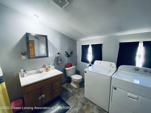 524 S Oak St, Maple Rapids, MI 48853 photo 21