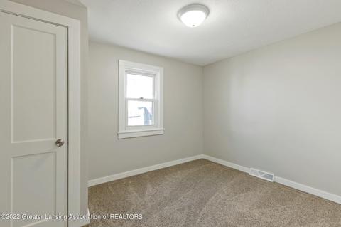314 N Logan St, Dewitt, MI 48820 photo 12