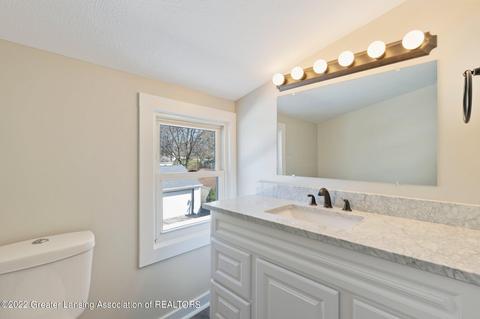 314 N Logan St, Dewitt, MI 48820 photo 22