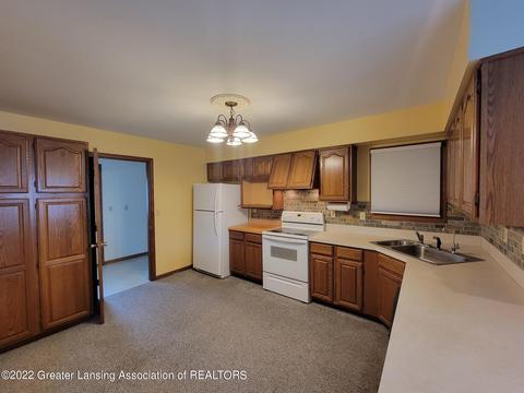 420 Iris Ave, Lansing, MI 48917 photo 10