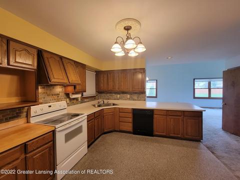 420 Iris Ave, Lansing, MI 48917 photo 11