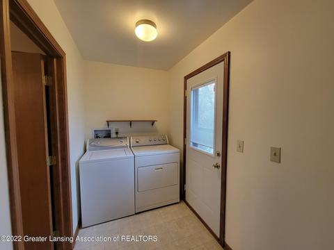 420 Iris Ave, Lansing, MI 48917 photo 17
