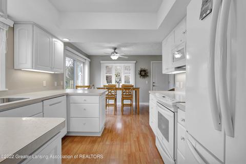 3242 Hitching Post Rd, Dewitt, MI 48820 photo 8