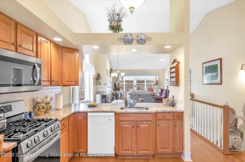 15083 Classic Dr, Bath, MI 48808 photo 9
