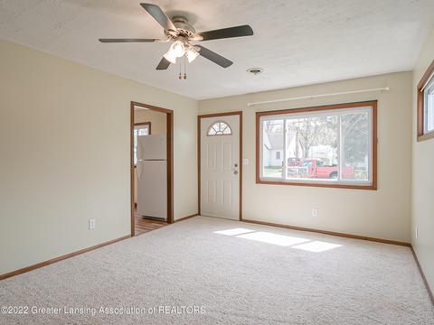323 E Potter Ave, Lansing, MI 48910 photo 2