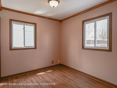 323 E Potter Ave, Lansing, MI 48910 photo 11