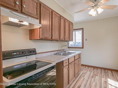 323 E Potter Ave, Lansing, MI 48910 photo 14