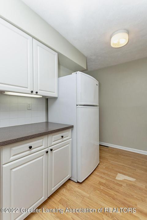 6331 Beechfield Dr # 42, Lansing, MI 48911 photo 11