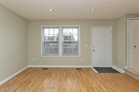 6331 Beechfield Dr # 42, Lansing, MI 48911 photo 5