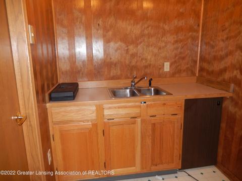 2350 Pine Tree Rd, Holt, MI 48842 photo 16