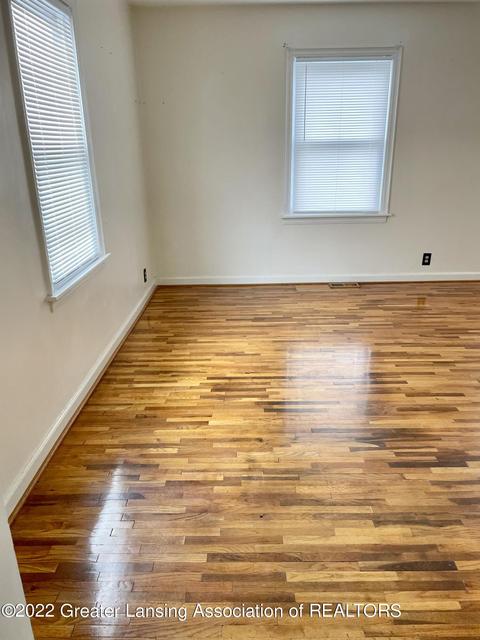 522 Maplehill Ave, Lansing, MI 48910 photo 6