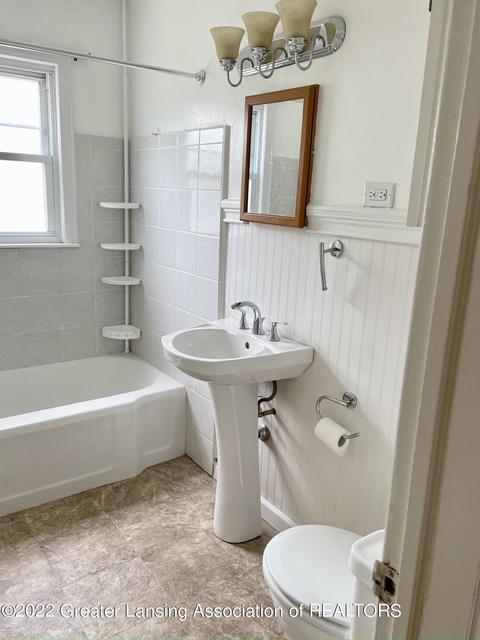 522 Maplehill Ave, Lansing, MI 48910 photo 13