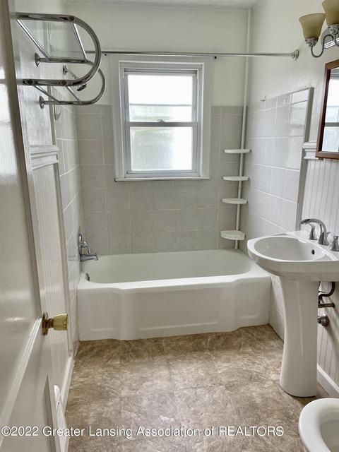 522 Maplehill Ave, Lansing, MI 48910 photo 14