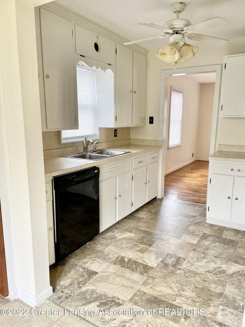 522 Maplehill Ave, Lansing, MI 48910 photo 7