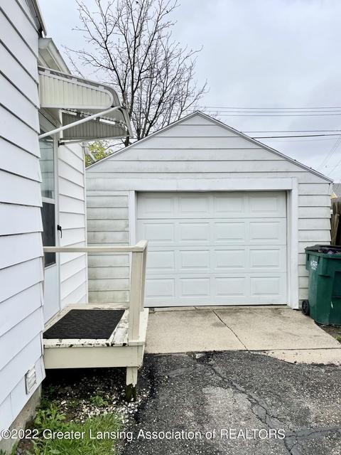 522 Maplehill Ave, Lansing, MI 48910 photo 3