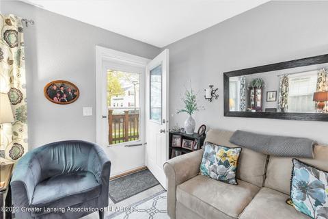 1920 S Devonshire Ave, Lansing, MI 48910 photo 2