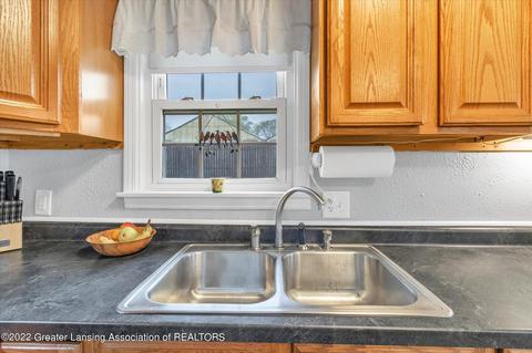 1920 S Devonshire Ave, Lansing, MI 48910 photo 11