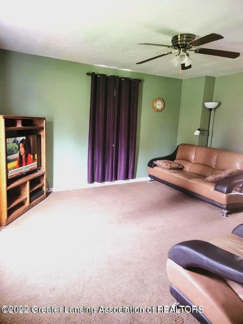 545 Hunter Blvd, Lansing, MI 48910 photo 3