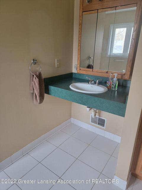 545 Hunter Blvd, Lansing, MI 48910 photo 25