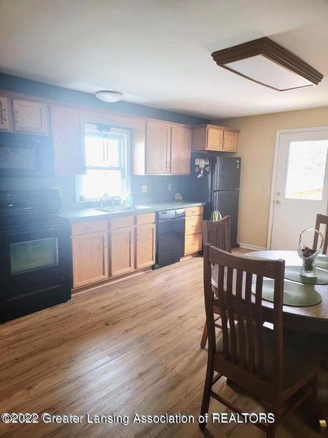 545 Hunter Blvd, Lansing, MI 48910 photo 9