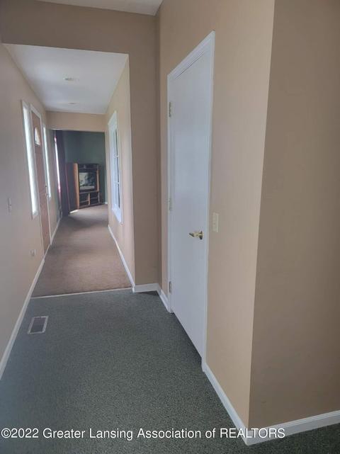 545 Hunter Blvd, Lansing, MI 48910 photo 22