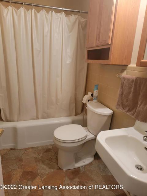 545 Hunter Blvd, Lansing, MI 48910 photo 33