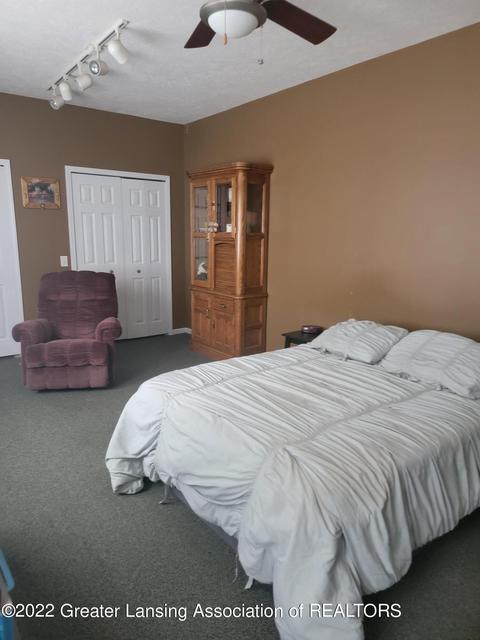 545 Hunter Blvd, Lansing, MI 48910 photo 16