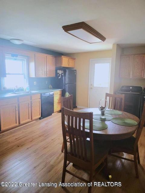 545 Hunter Blvd, Lansing, MI 48910 photo 8