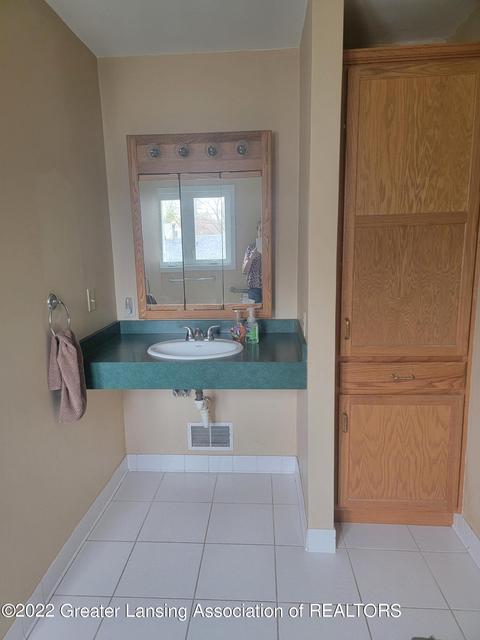 545 Hunter Blvd, Lansing, MI 48910 photo 27