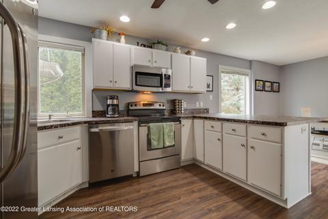 16900 Cedarbrook Dr, Haslett, MI 48840 photo 15