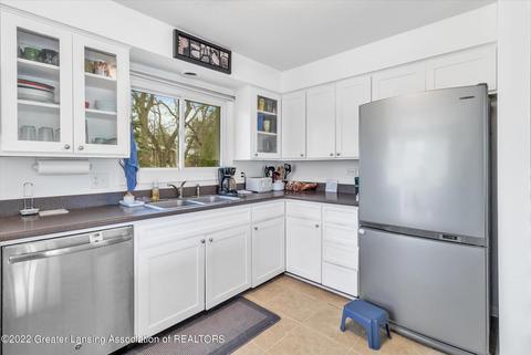 2076 Tomahawk Cir, Okemos, MI 48864 photo 14