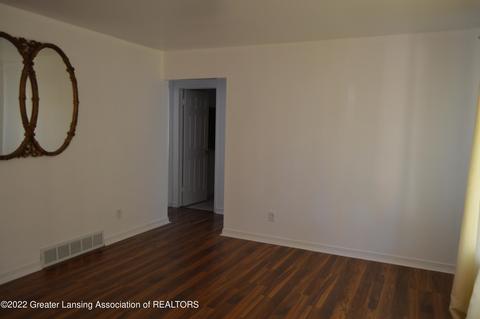 4137 Rivershell Ln, Lansing, MI 48911 photo 2