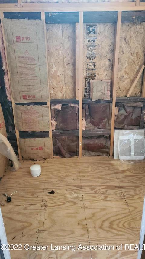 207 E Mount Hope Ave, Lansing, MI 48910 photo 9