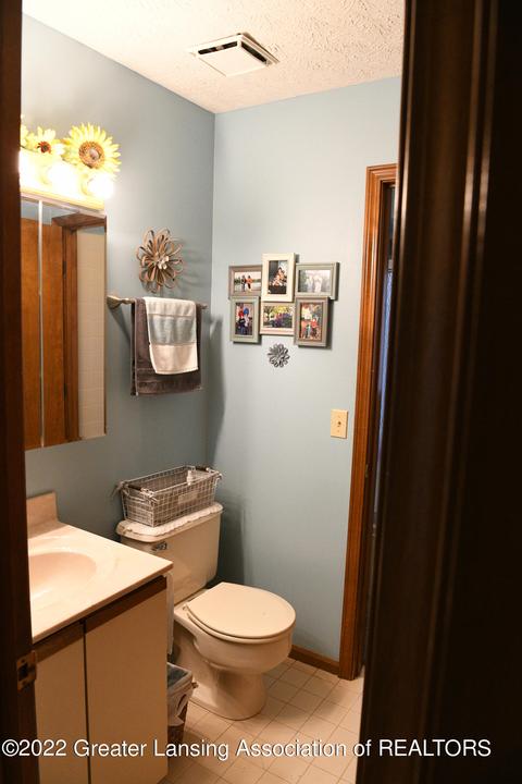 602 Manchester Dr, Dewitt, MI 48820 photo 15