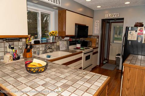 602 Manchester Dr, Dewitt, MI 48820 photo 12